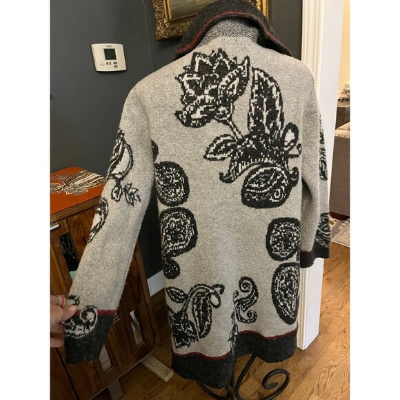 BCBG Max Sport Thick Chunky Gray Gardigan Sweater Jacket Floral sz S Oversized - Picture 3 of 7